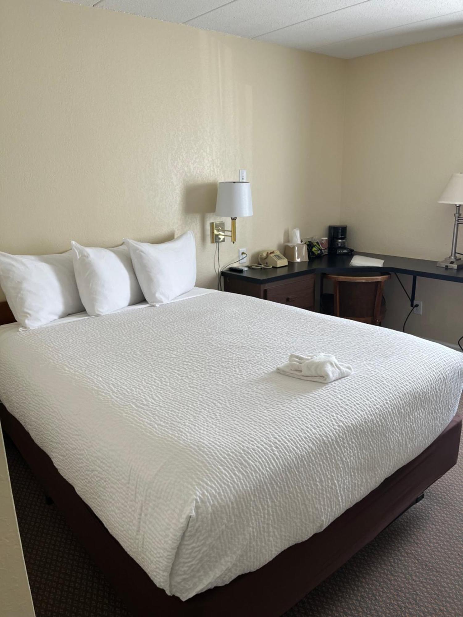 The Hudson Inn Morris Room photo